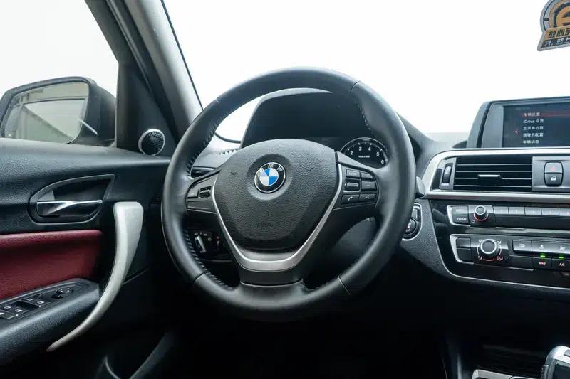 BMW 1 Series (Imported) 2018 118i Leading Edition — миниатюра 16