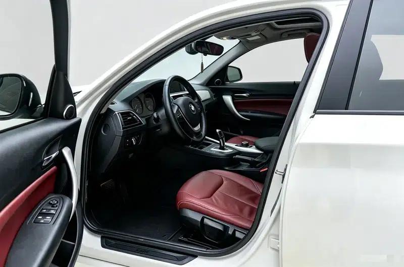 BMW 1 Series (Imported) 2018 118i Leading Edition — миниатюра 17