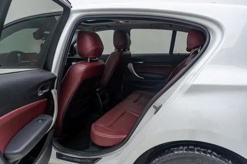 BMW 1 Series (Imported) 2018 118i Leading Edition — миниатюра 18