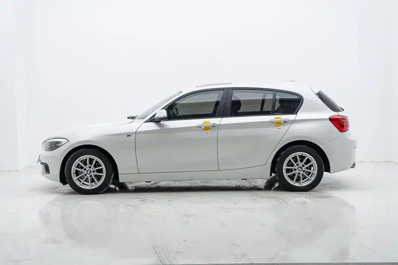 BMW 1 Series (Imported) 2018 118i Leading Edition — миниатюра 4