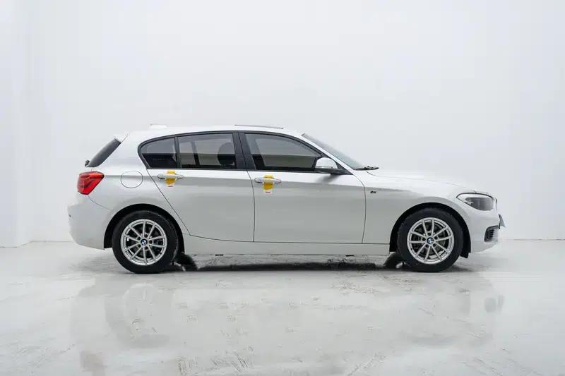 BMW 1 Series (Imported) 2018 118i Leading Edition — миниатюра 8