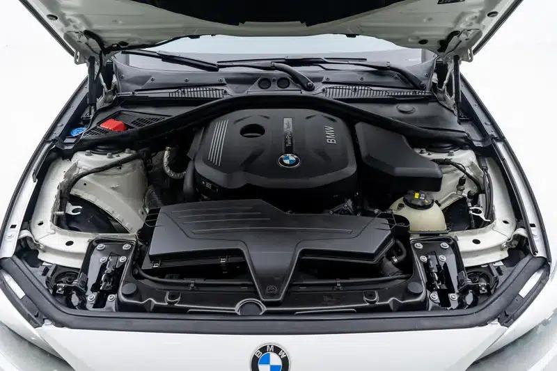 BMW 1 Series (Imported) 2018 118i Leading Edition — миниатюра 10