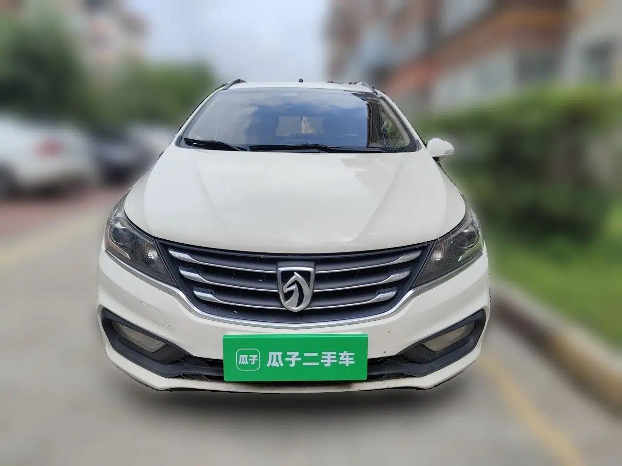 Baojun 310W 2017 1.5L Manual Luxury Edition China V — миниатюра 2
