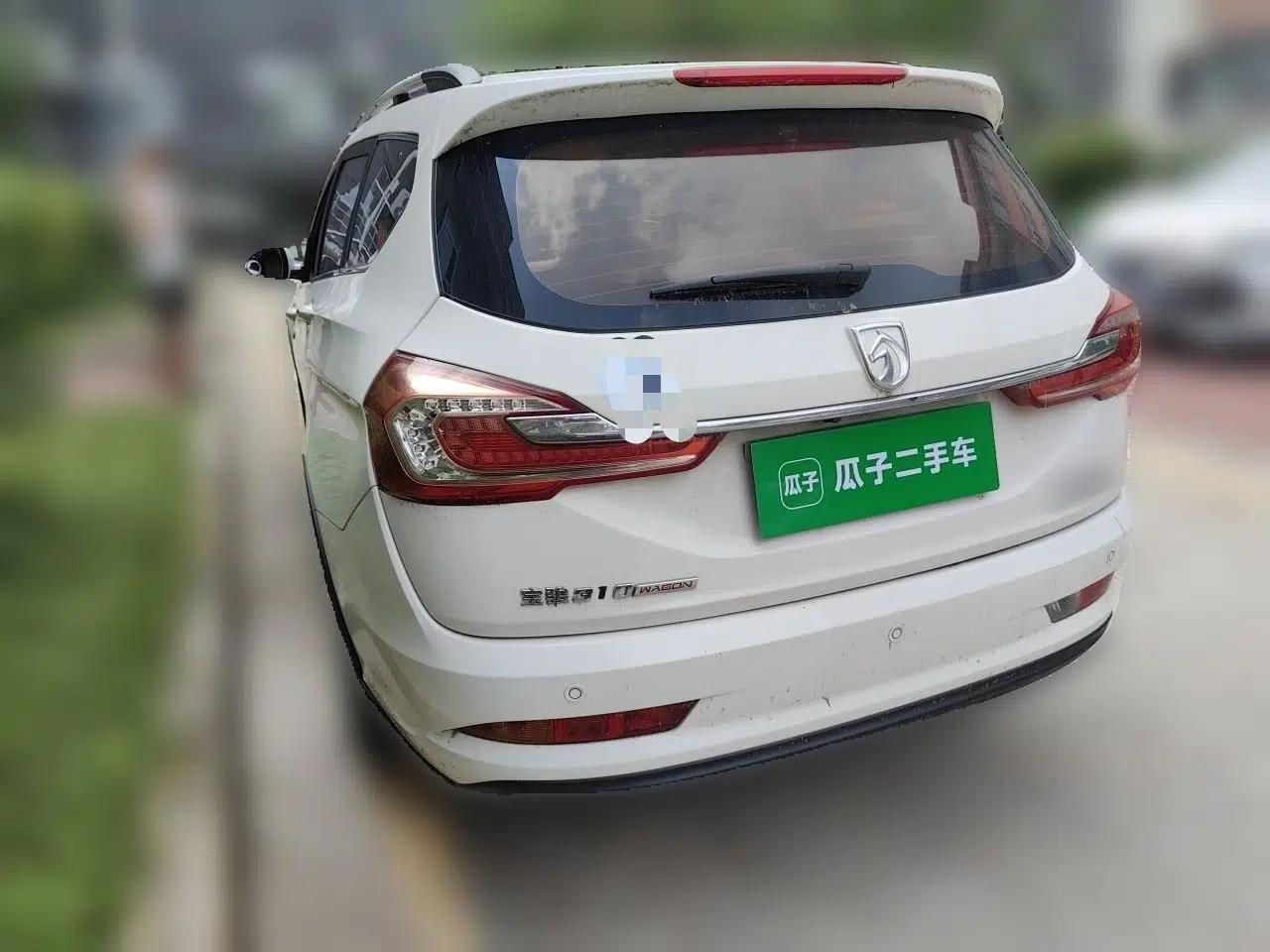 Baojun 310W 2017 1.5L Manual Luxury Edition China V — миниатюра 4