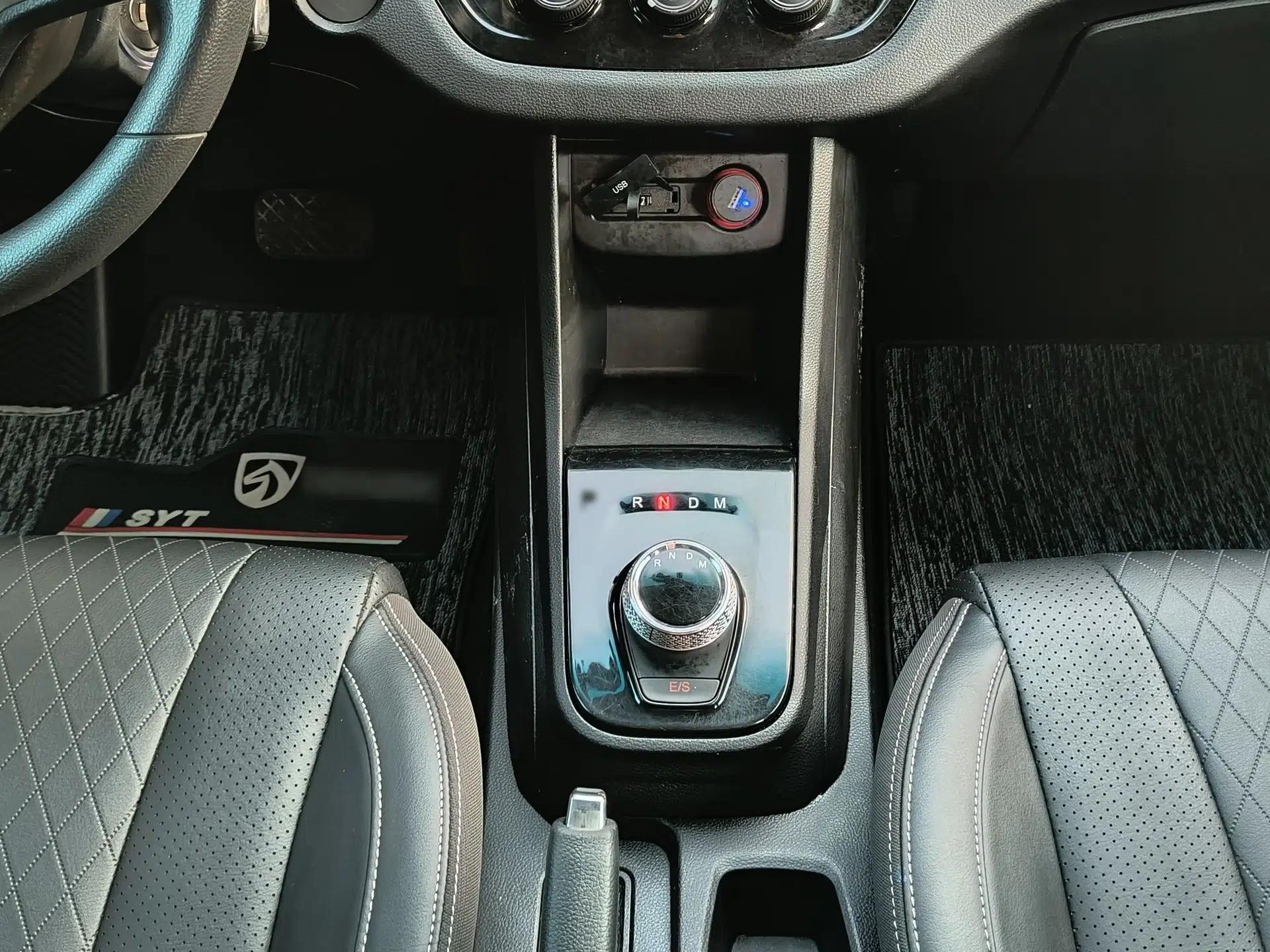 Baojun 310W 2018 1.5L Automatic Fashion Edition China VI — миниатюра 24