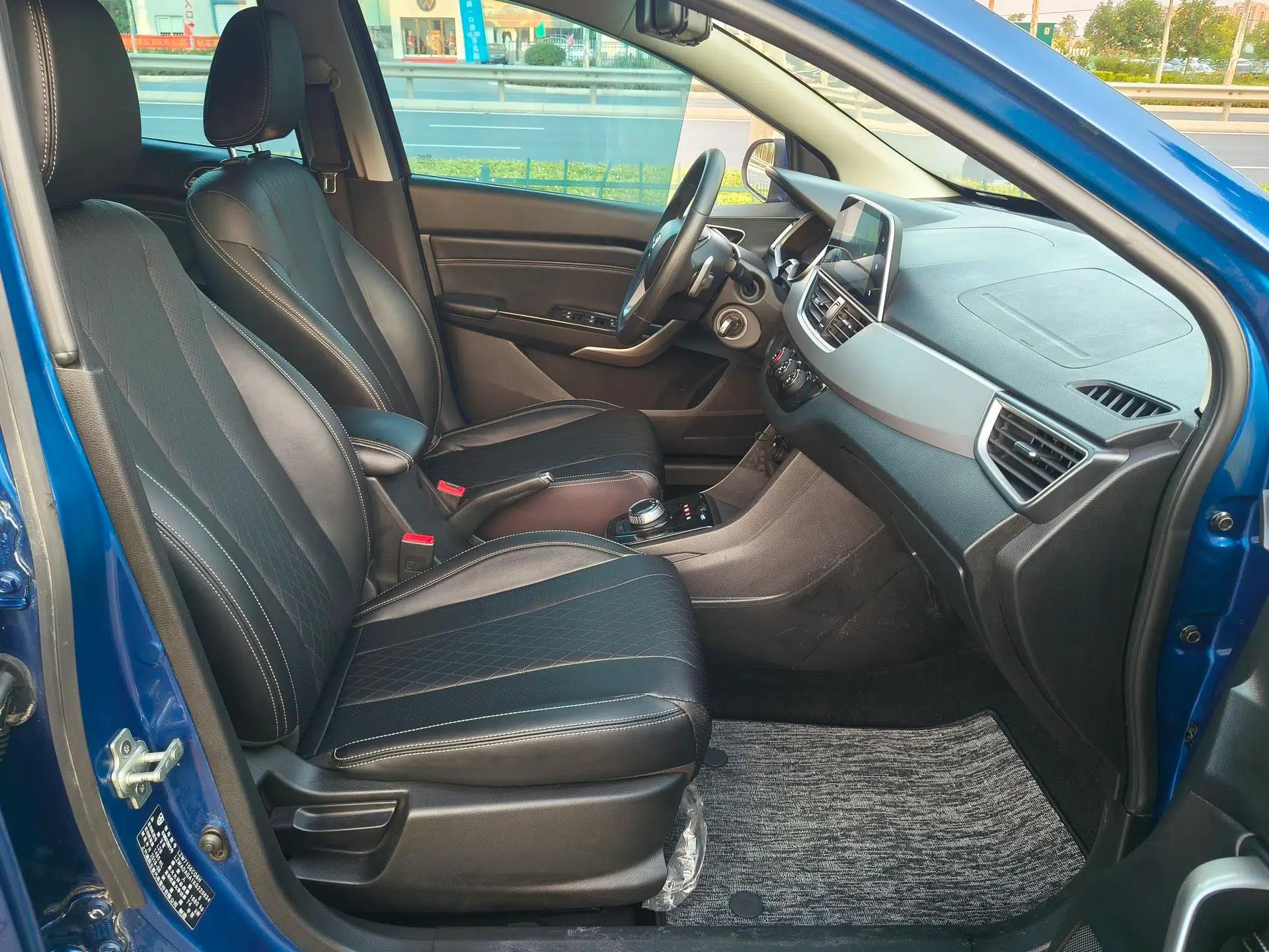 Baojun 310W 2018 1.5L Automatic Fashion Edition China VI — миниатюра 32