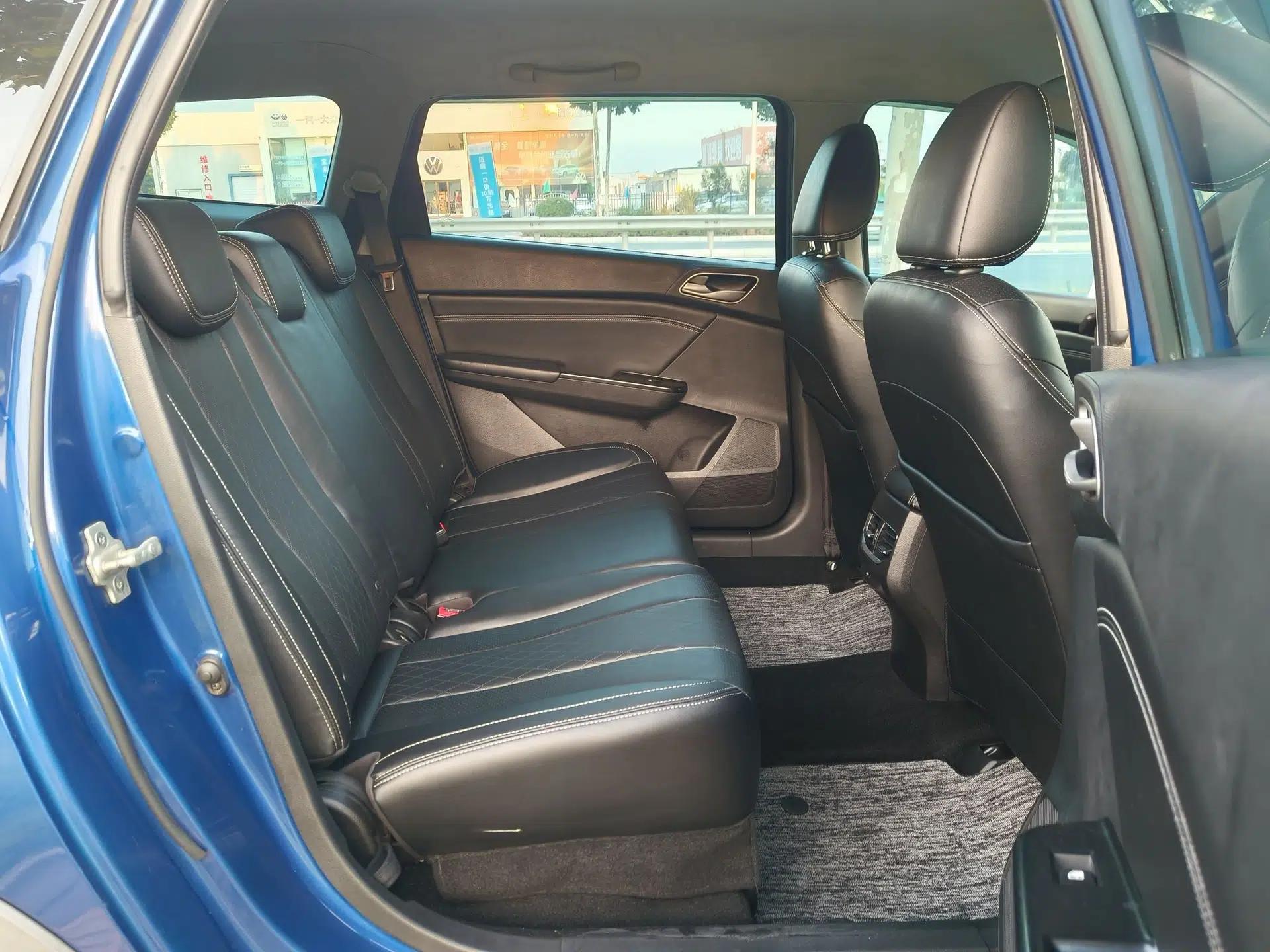 Baojun 310W 2018 1.5L Automatic Fashion Edition China VI — миниатюра 33