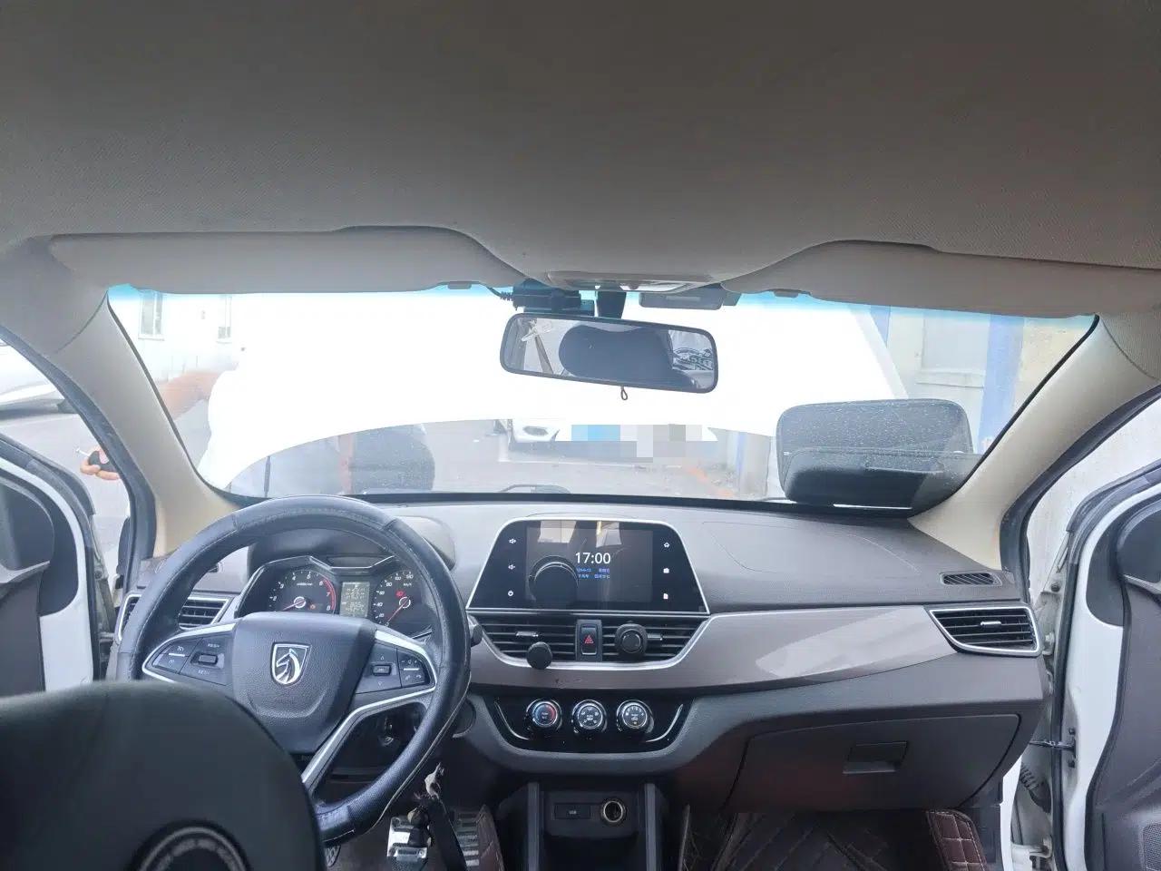 Baojun 310W 2017 1.5L Manual Fashion Edition China VI — миниатюра 18