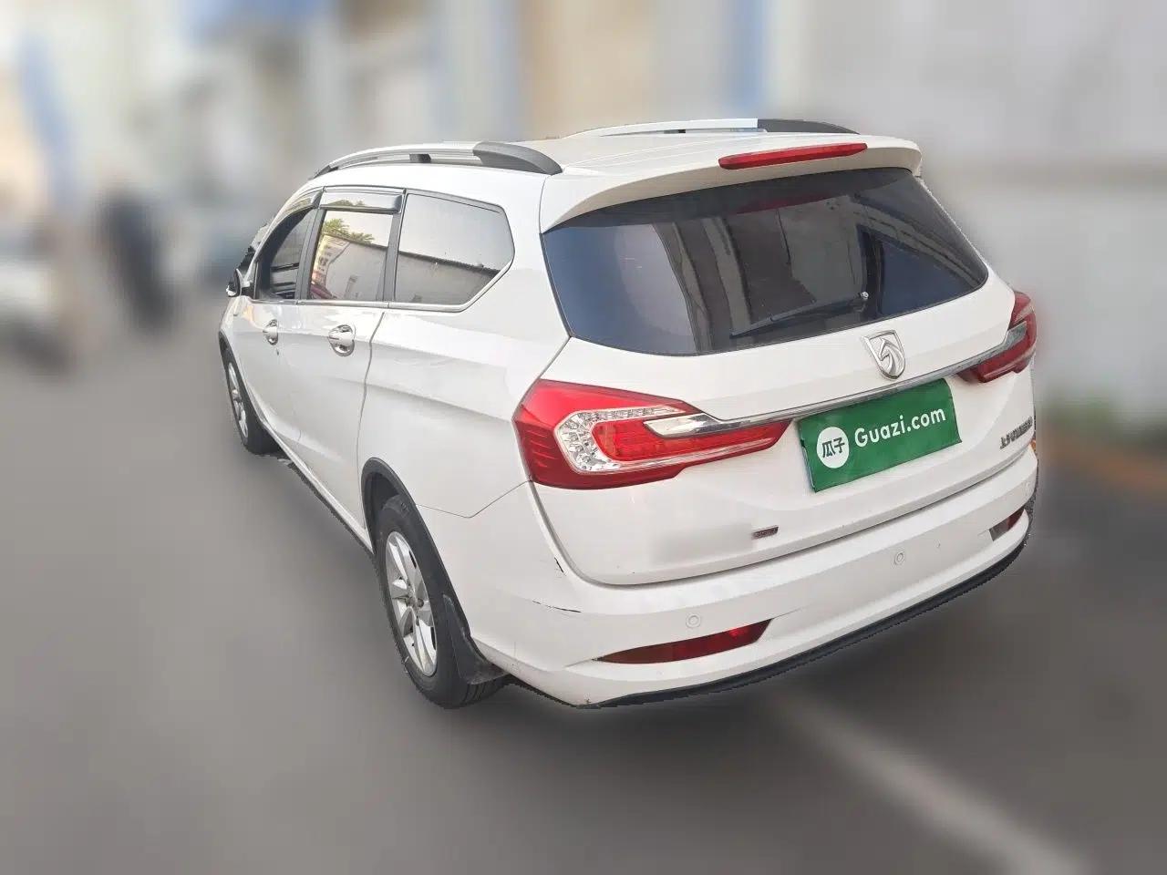 Baojun 310W 2017 1.5L Manual Fashion Edition China VI — миниатюра 4