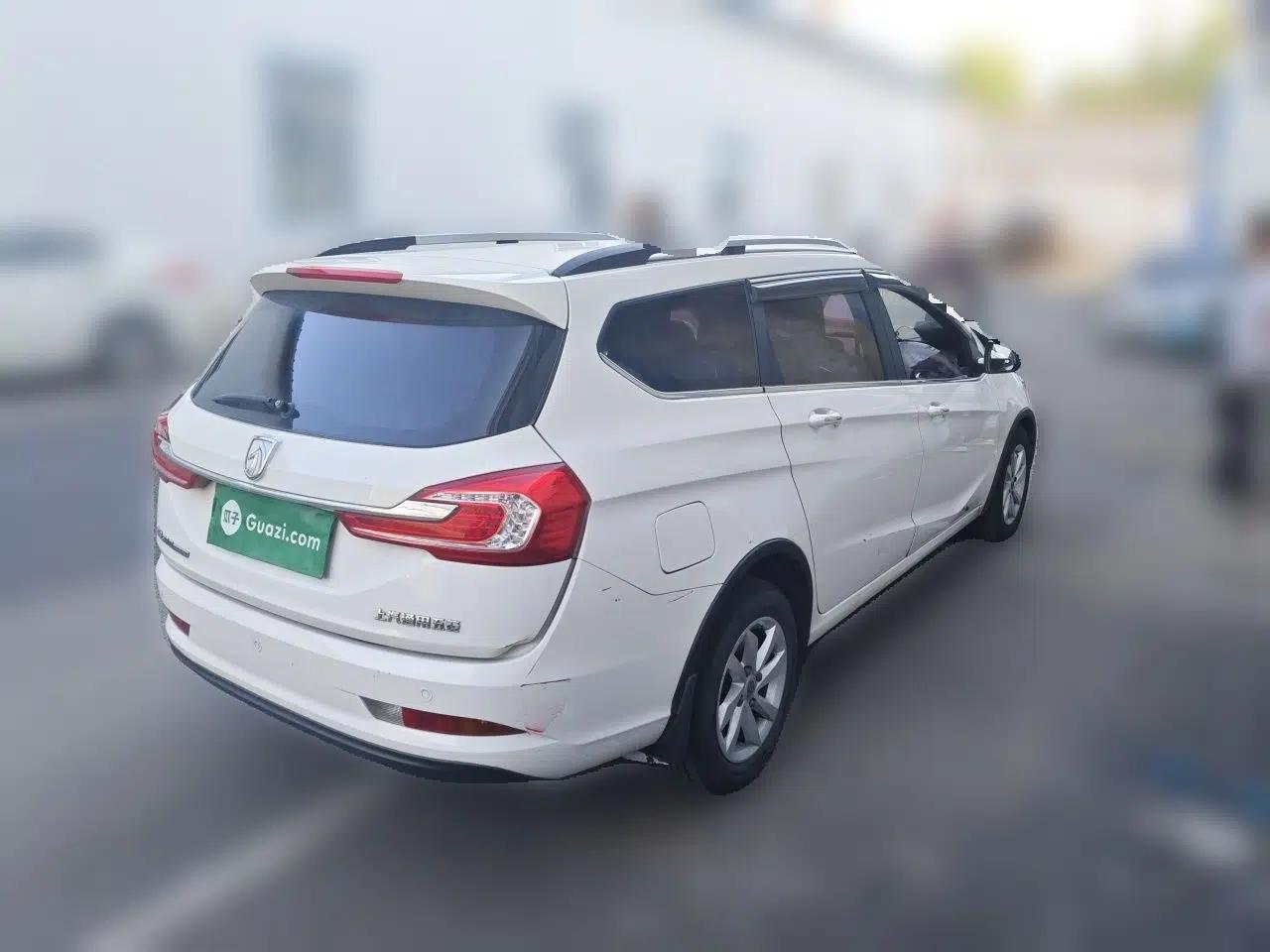 Baojun 310W 2017 1.5L Manual Fashion Edition China VI — миниатюра 6