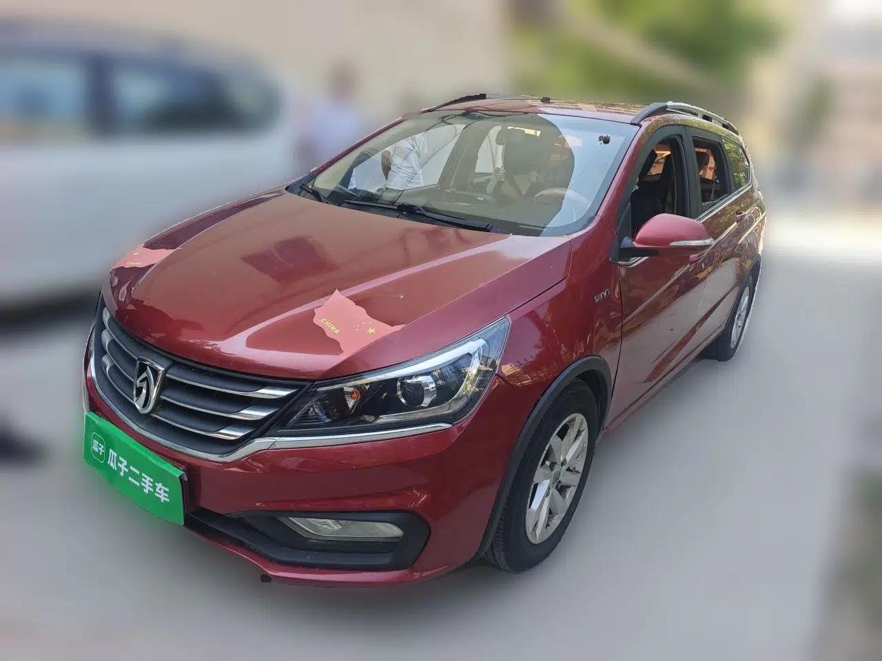 Baojun 310W 2017 1.5L Manual Fashion Model China V — миниатюра 1