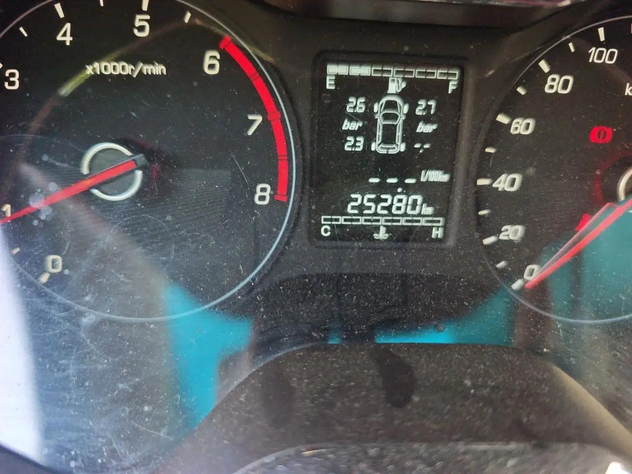 Baojun 310W 2017 1.5L Manual Fashion Model China V — миниатюра 12