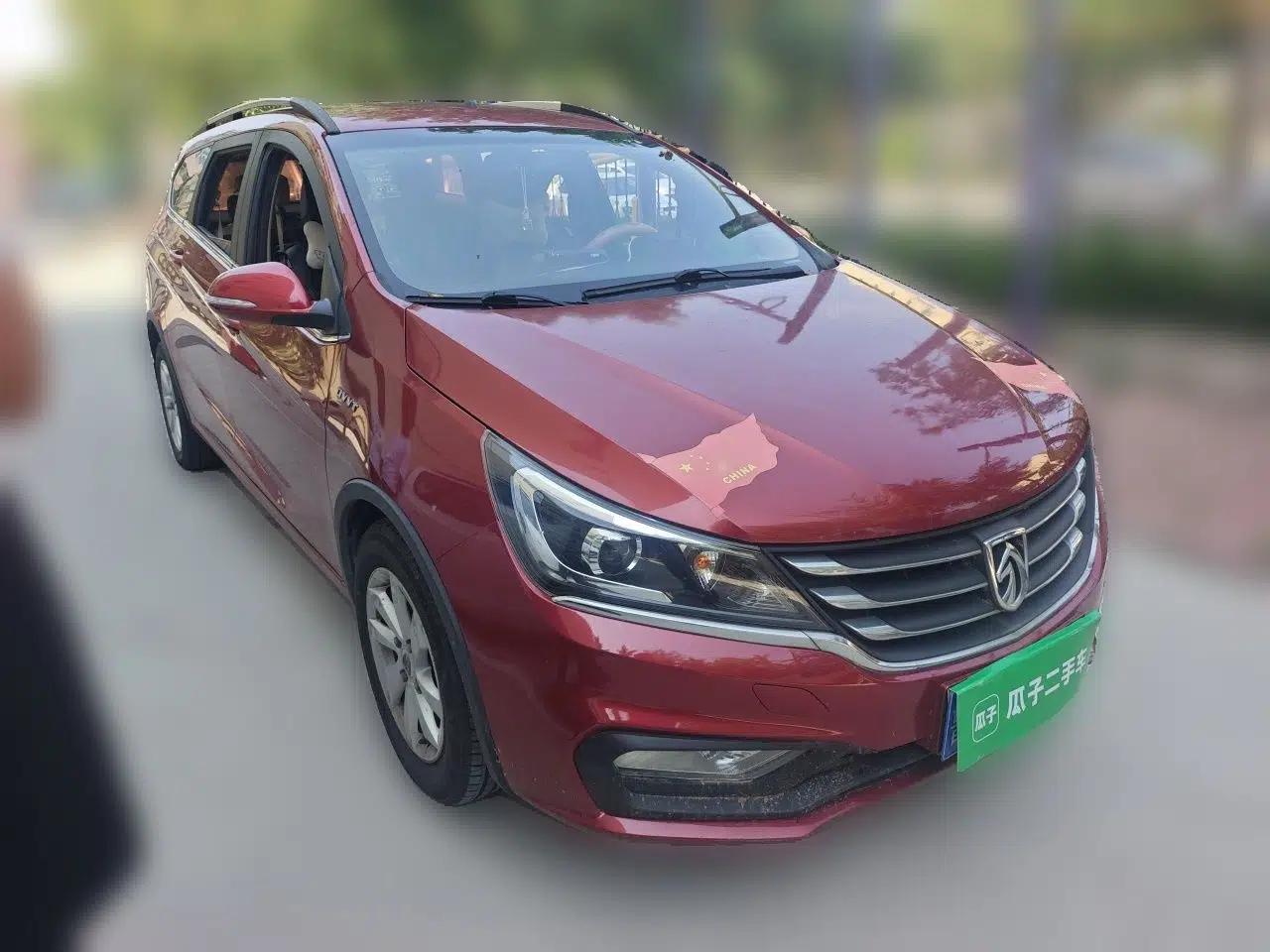 Baojun 310W 2017 1.5L Manual Fashion Model China V — миниатюра 3