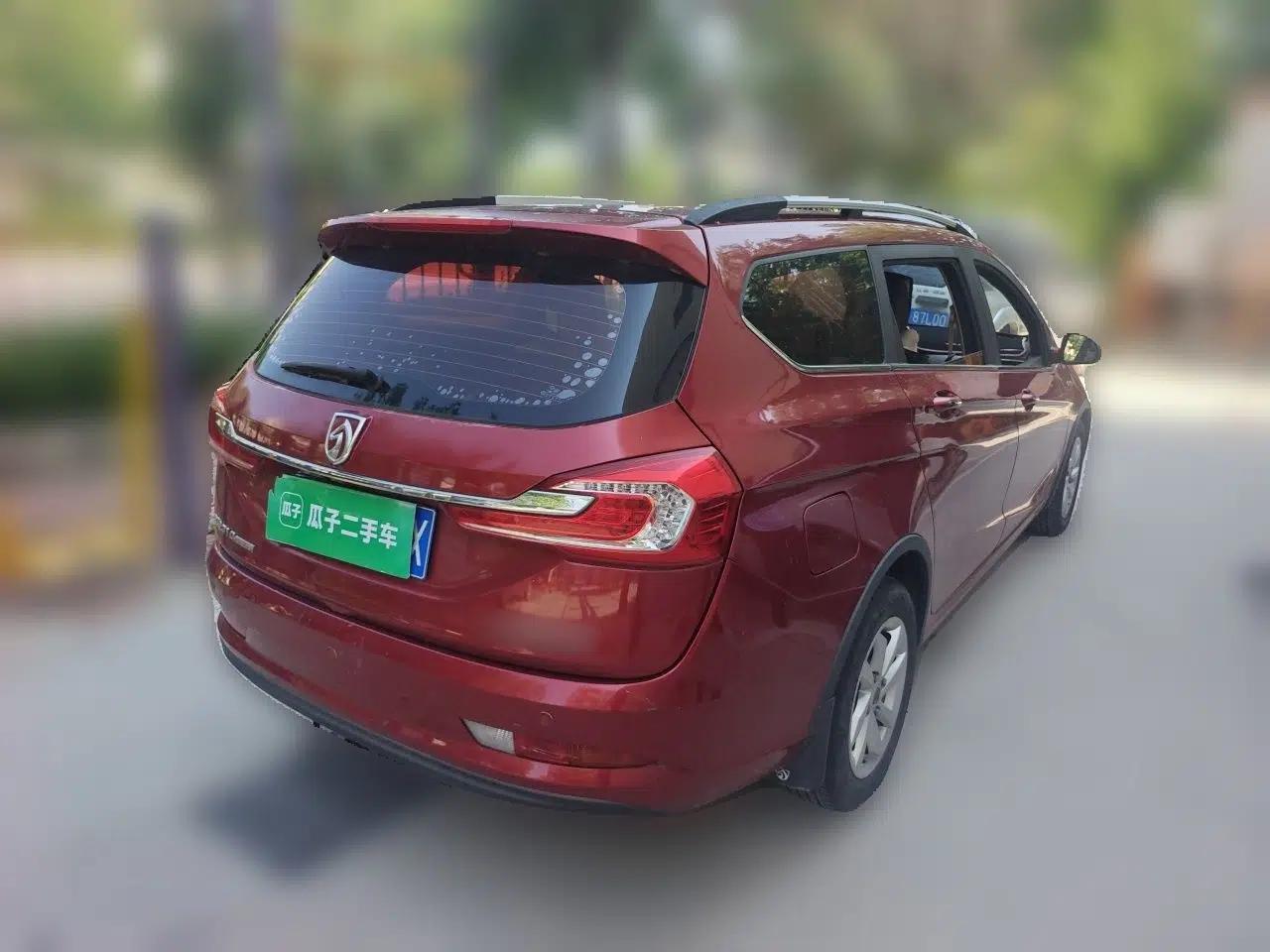 Baojun 310W 2017 1.5L Manual Fashion Model China V — миниатюра 6