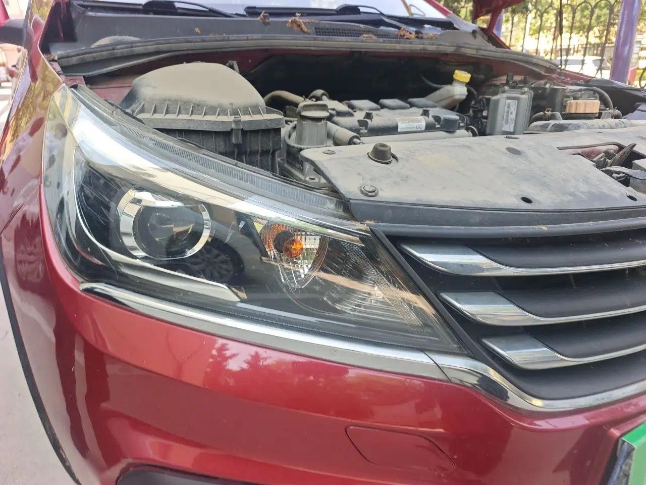 Baojun 310W 2017 1.5L Manual Fashion Model China V — миниатюра 7