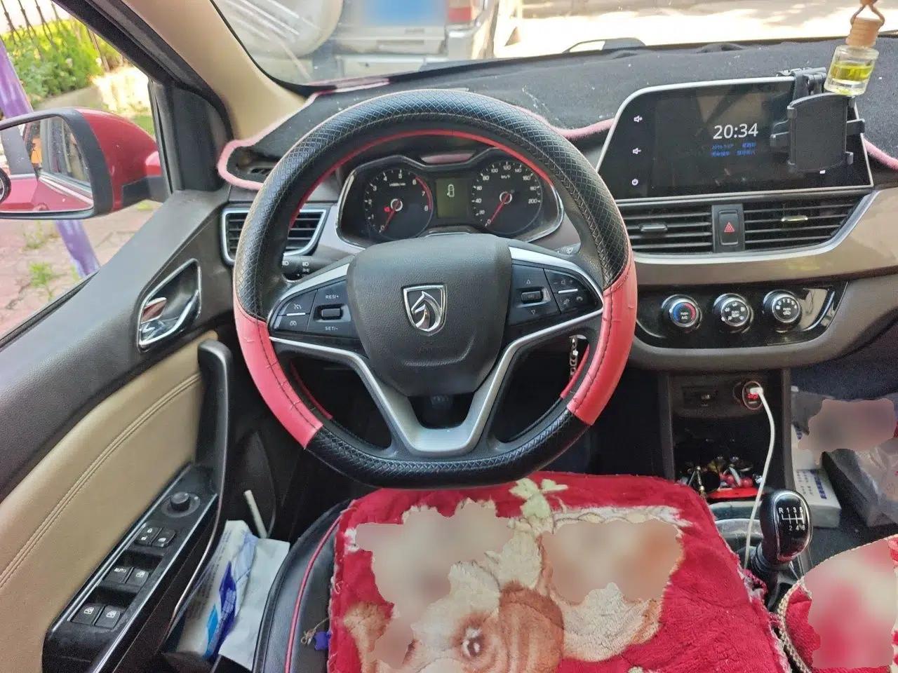 Baojun 310W 2017 1.5L Manual Fashion Model China V — миниатюра 10