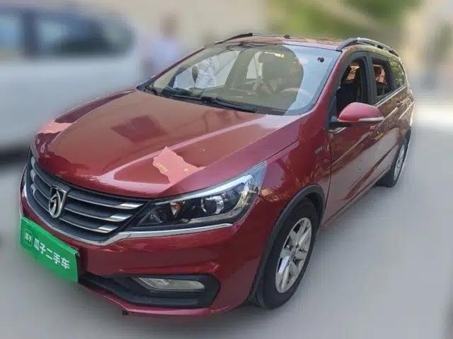 Baojun 310W 2017 1.5L Manual Fashion Model China V