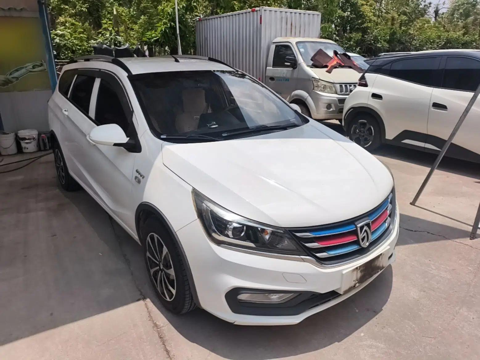 Baojun 310W 2017 1.5L Manual Comfort Version China V — миниатюра 3