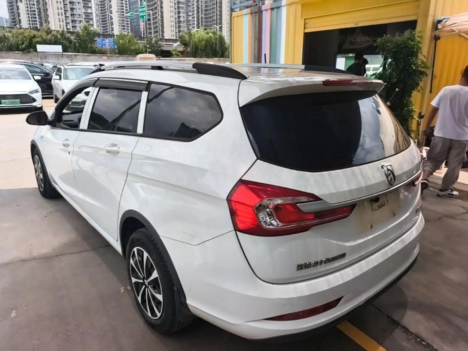 Baojun 310W 2017 1.5L Manual Comfort Version China V — миниатюра 4