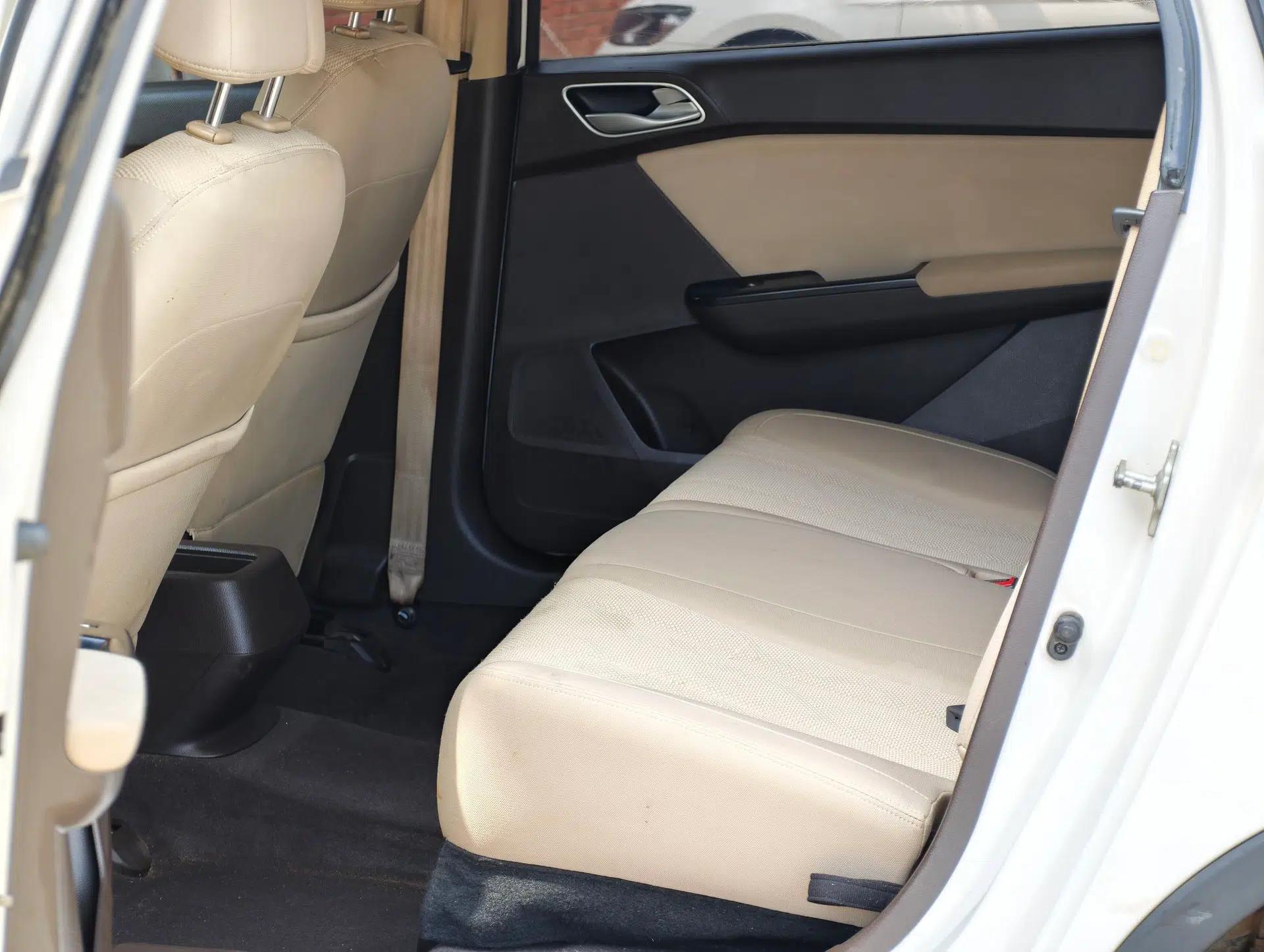 Baojun 310W 2017 1.5L Manual Comfort Version China V — миниатюра 31