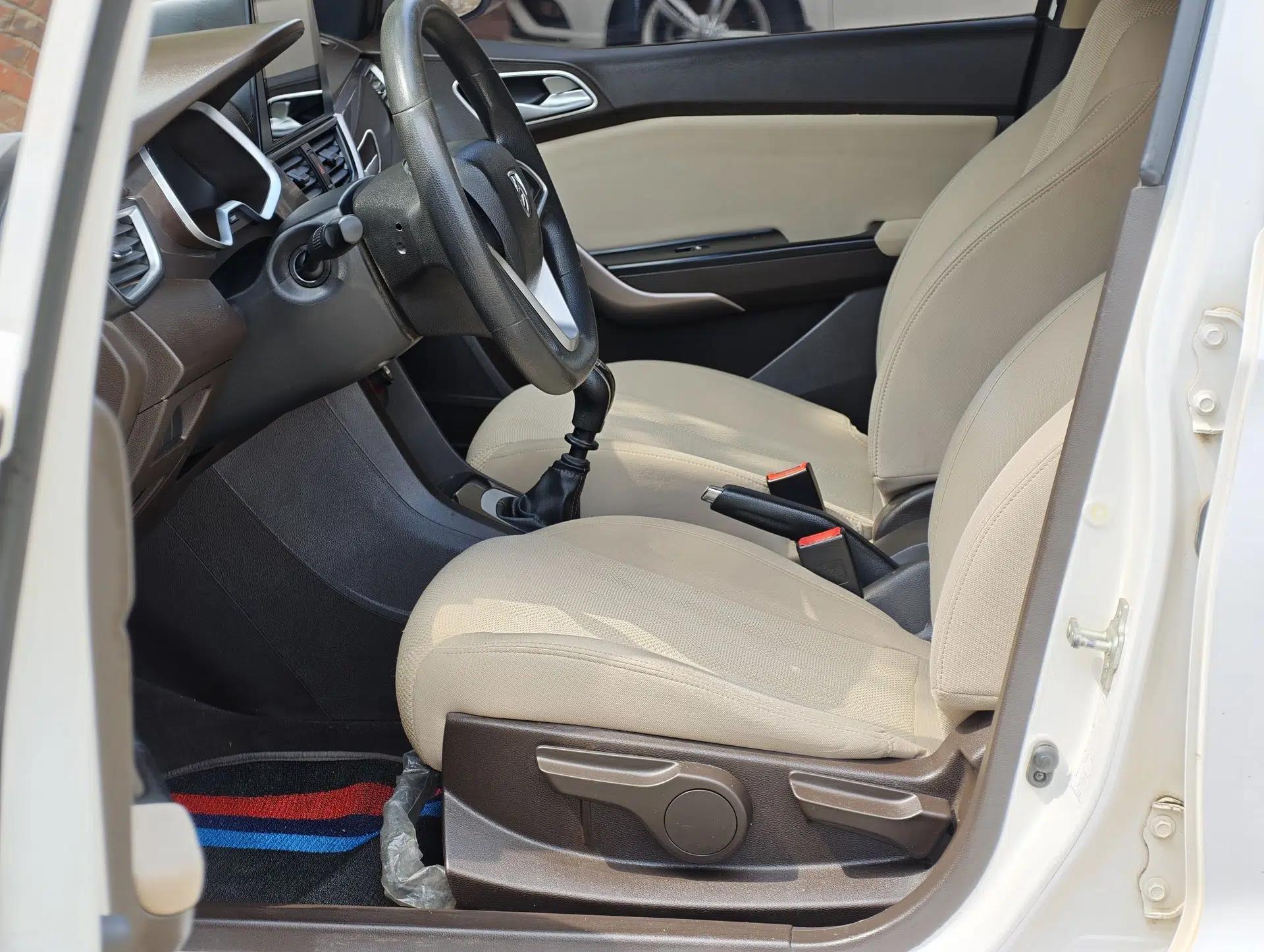 Baojun 310W 2017 1.5L Manual Comfort Version China V — миниатюра 32