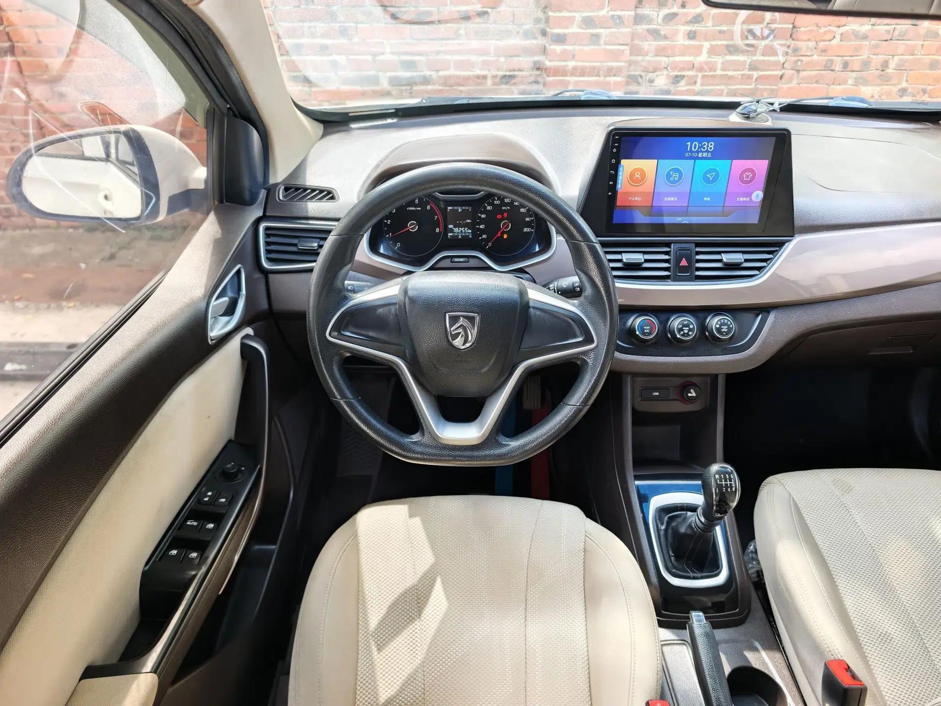 Baojun 310W 2017 1.5L Manual Comfort Version China V — миниатюра 34