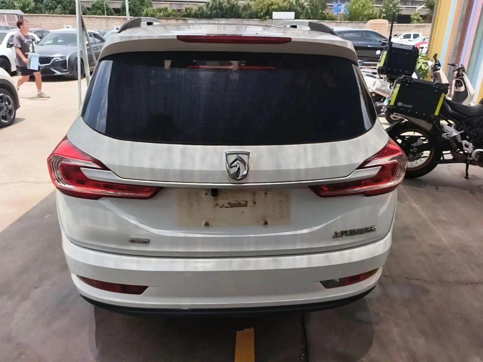 Baojun 310W 2017 1.5L Manual Comfort Version China V — миниатюра 5