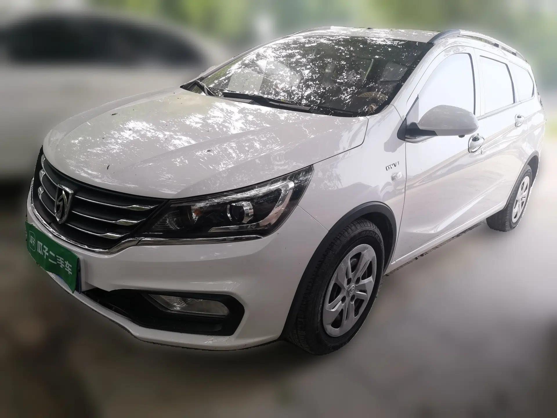 Baojun 310W 2017 1.5L Manual Comfort Version China VI Emission Standard — миниатюра 1