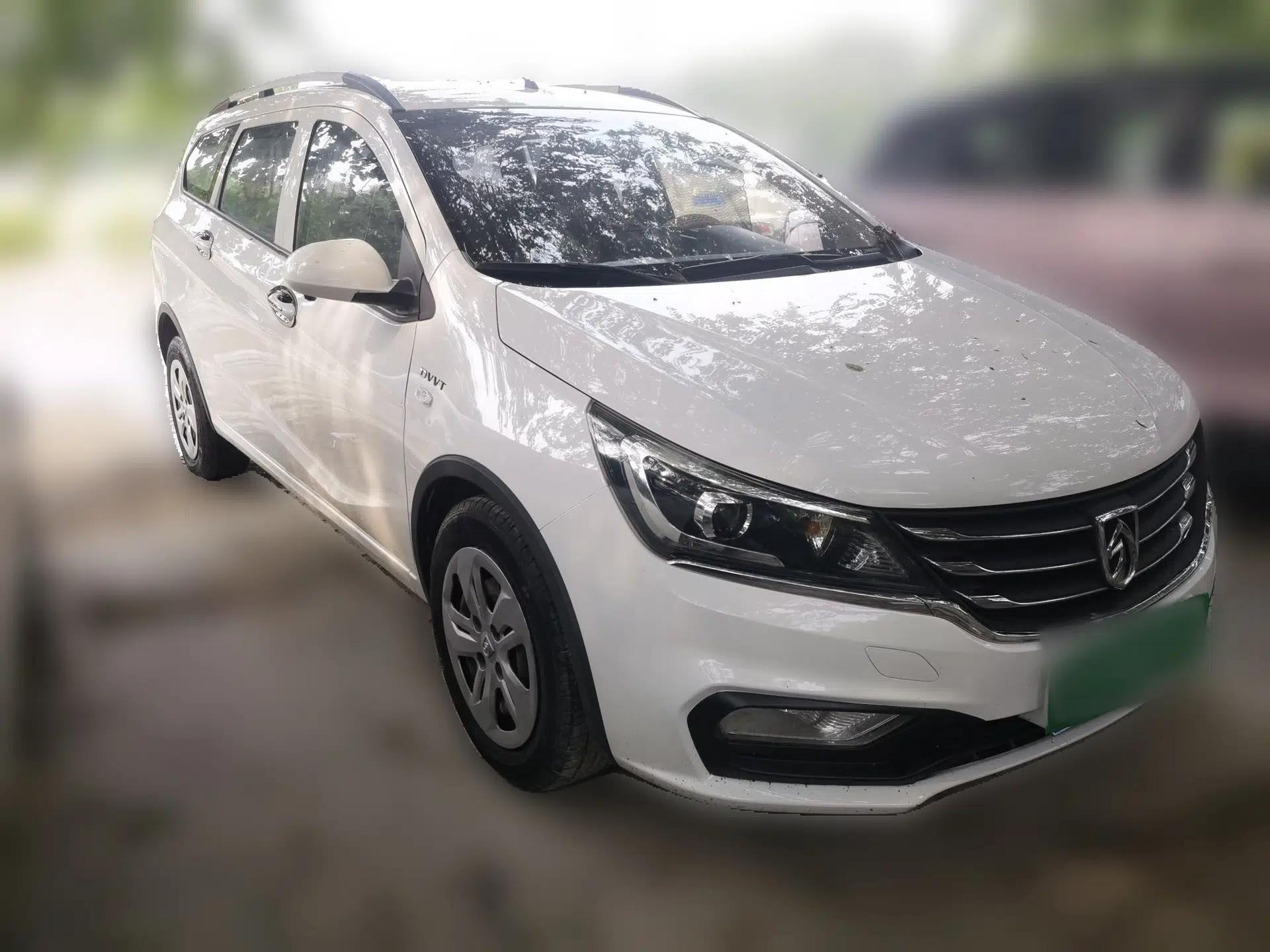 Baojun 310W 2017 1.5L Manual Comfort Version China VI Emission Standard — миниатюра 3