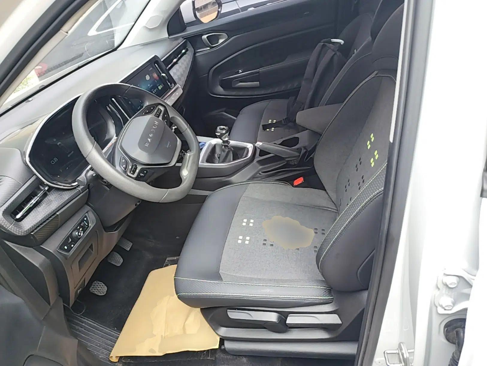 Baojun RM-5 2019 1.5T Manual Elite Version with 24-Hour Online Service 7 Seats — миниатюра 17