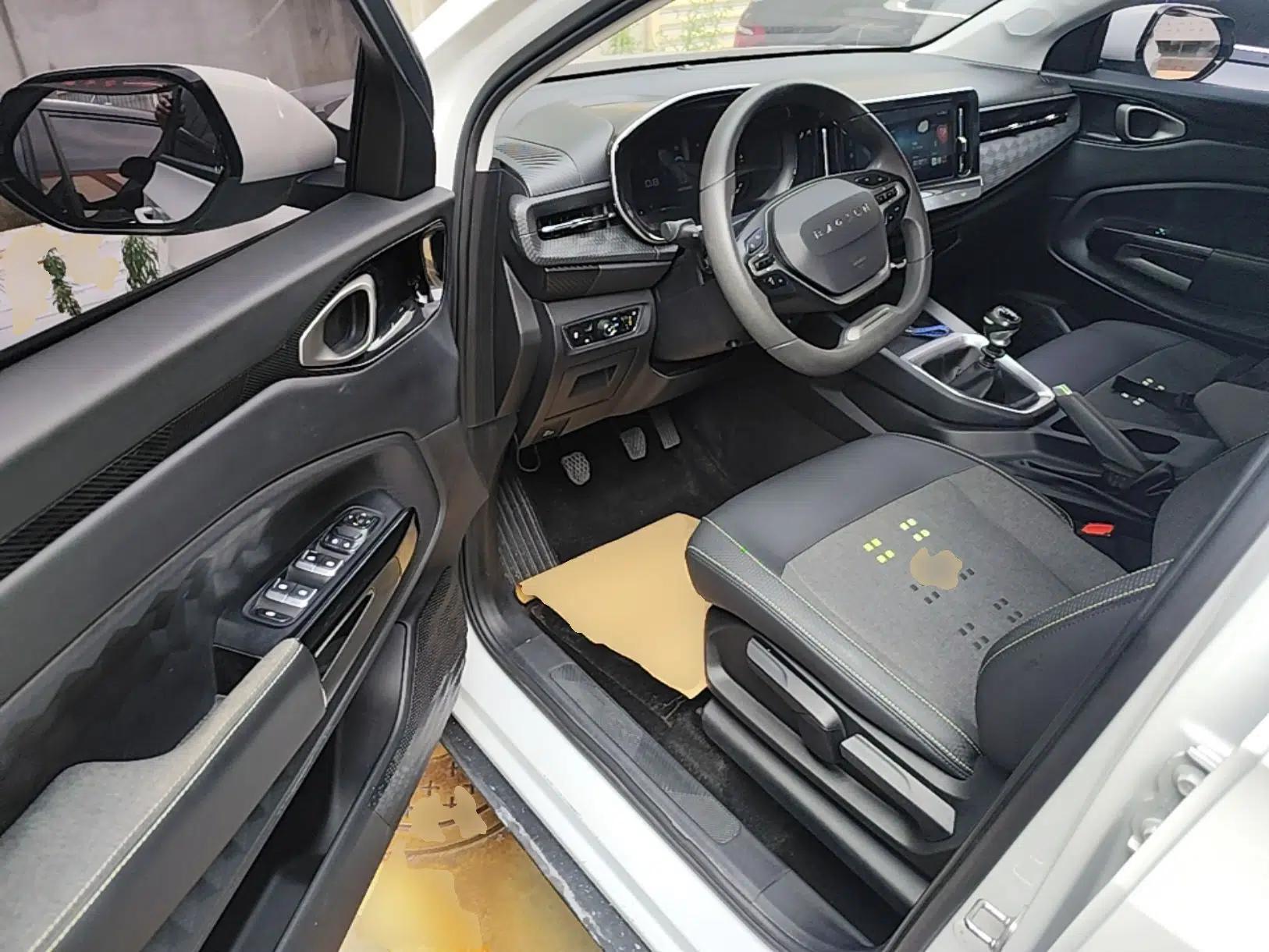 Baojun RM-5 2019 1.5T Manual Elite Version with 24-Hour Online Service 7 Seats — миниатюра 18