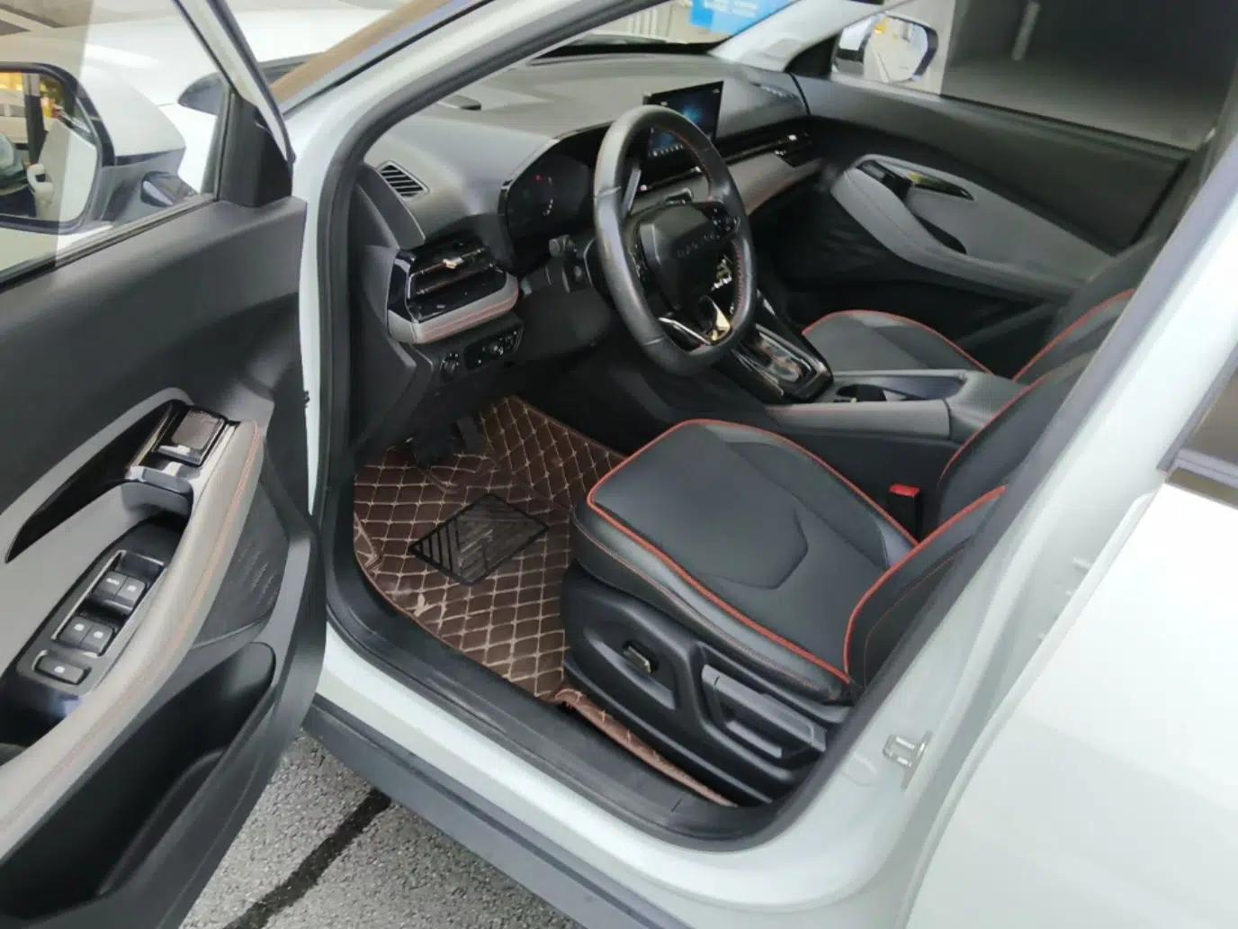 Baojun RS-3 2020 1.5L CVT Smart Luxury Edition — миниатюра 18