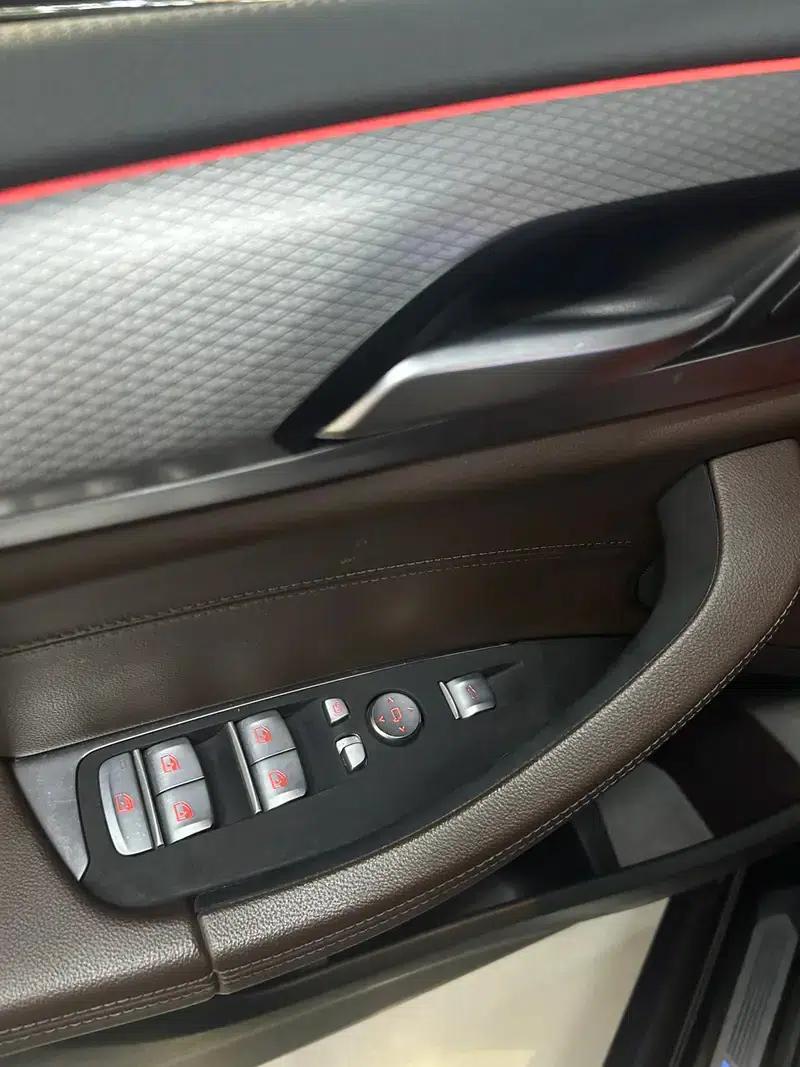 2021 BMW X4 xDrive25i M Sport Package — миниатюра 16