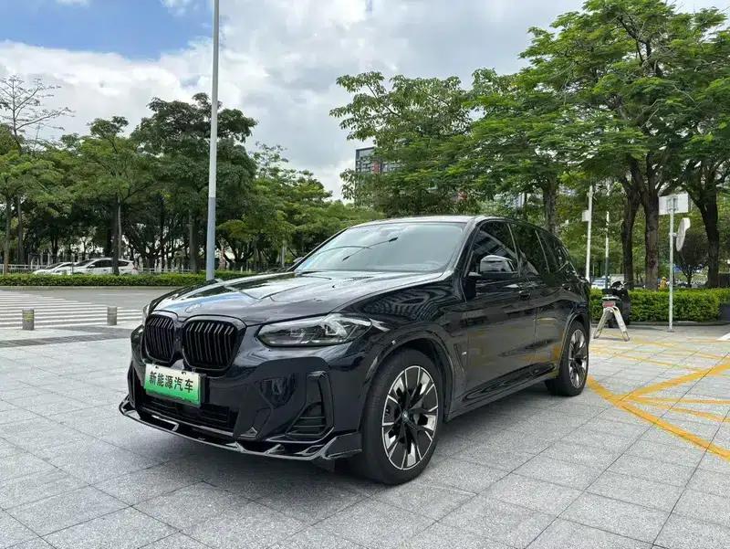 BMW iX3 2022 Leading Edition — миниатюра 1