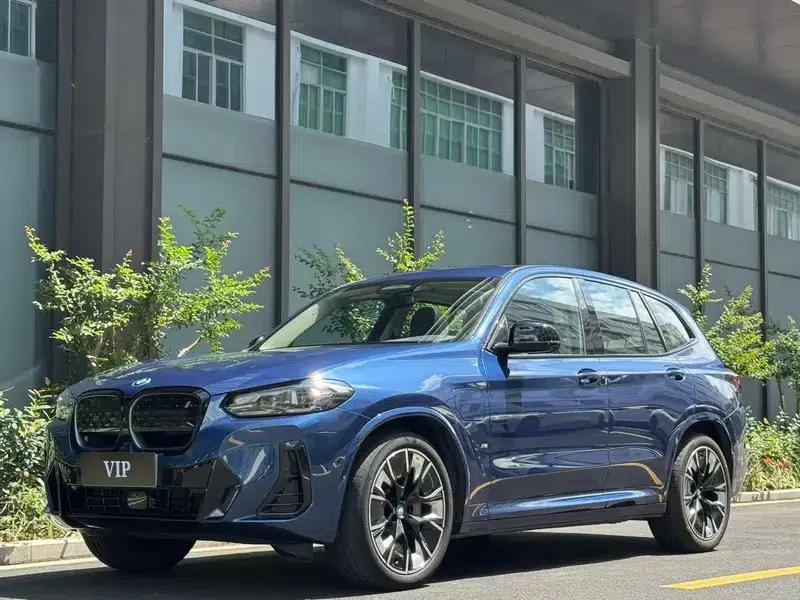 BMW iX3 2022 Leading Edition — миниатюра 1