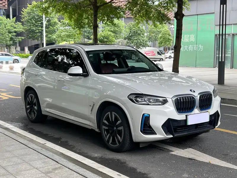 BMW iX3 2022 Leading Edition — миниатюра 3