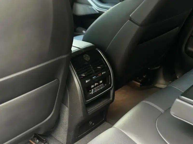2021 BMW X5 M — миниатюра 8