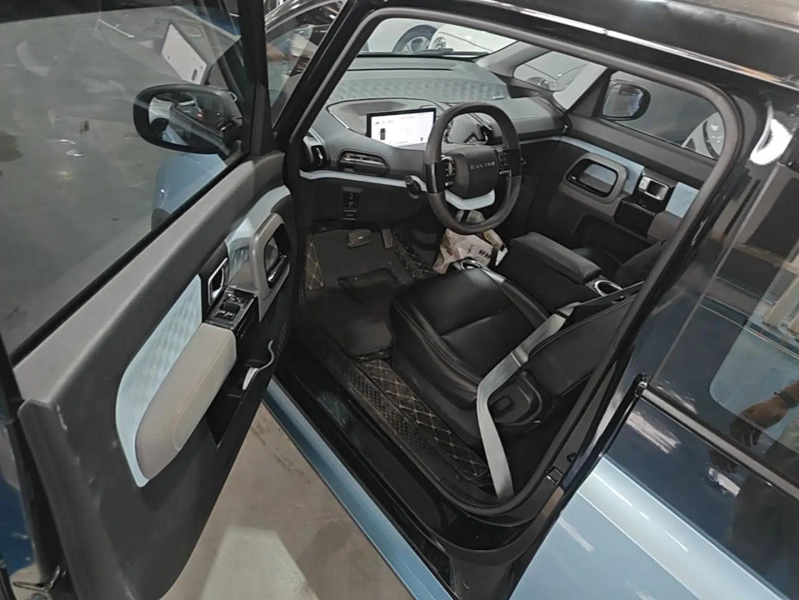 Baojun E300 2020 Plus Starry Intelligence Edition — миниатюра 18