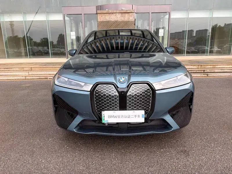 BMW iX 2023 xDrive40 — миниатюра 2