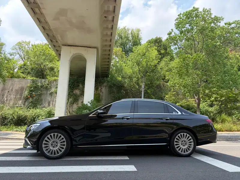 Mercedes-Benz E-Class 2022 Model, Third Facelift, E 300 L Luxury Sedan — миниатюра 4