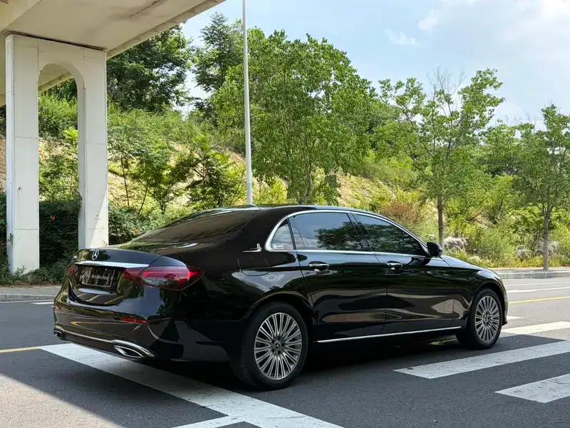 Mercedes-Benz E-Class 2022 Model, Third Facelift, E 300 L Luxury Sedan — миниатюра 7