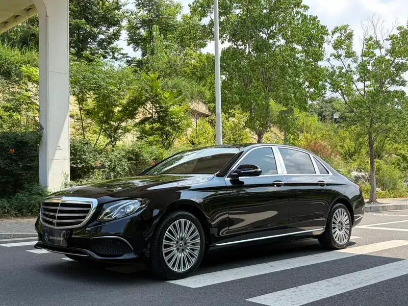 Mercedes-Benz E-Class 2020 E 300 L Fashion Edition — миниатюра 1