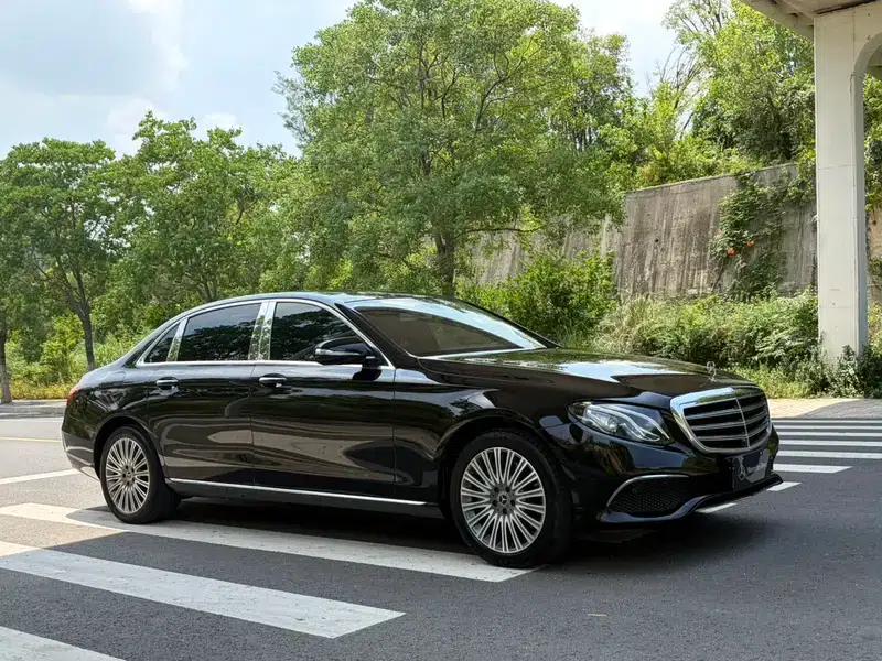 Mercedes-Benz E-Class 2020 E 300 L Fashion Edition — миниатюра 3