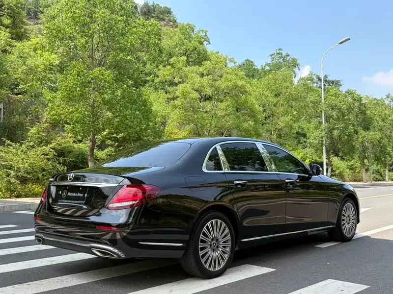 Mercedes-Benz E-Class 2020 E 300 L Fashion Edition — миниатюра 7