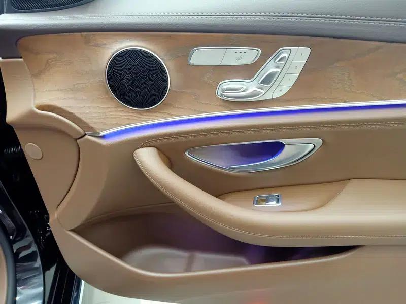 Mercedes-Benz E-Class 2021 Facelift E 300 L Fashion Sedan — миниатюра 22