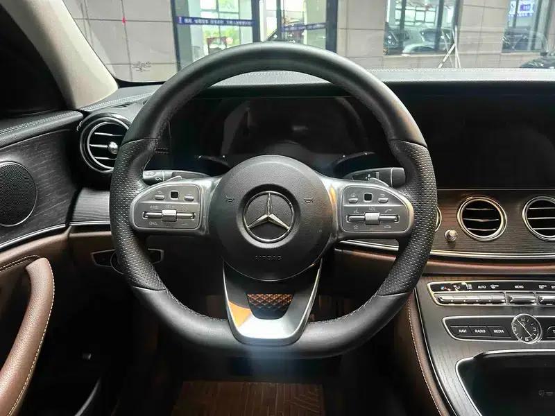 Mercedes-Benz E-Class 2020 E 300 L Fashion Edition — миниатюра 16