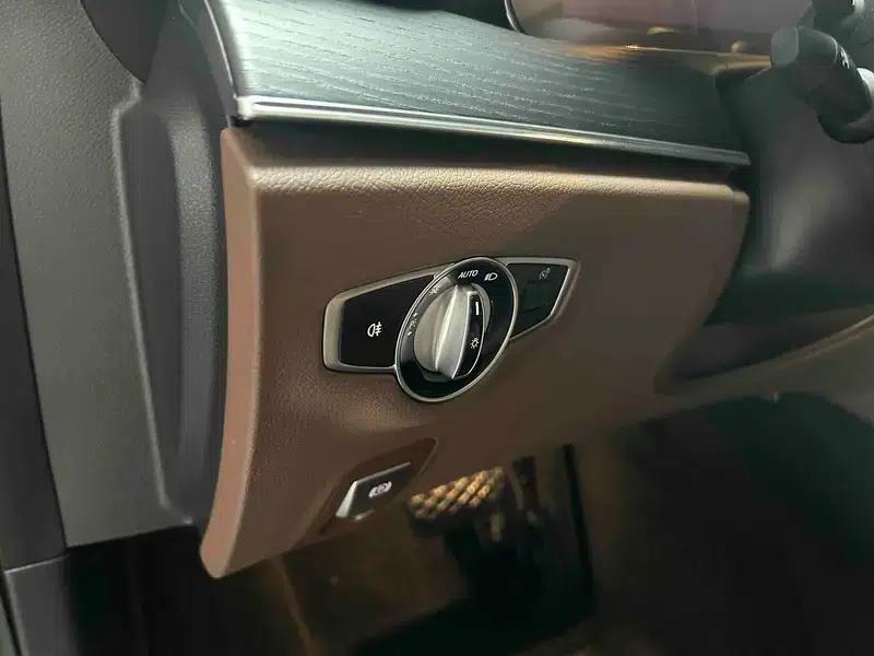 Mercedes-Benz E-Class 2020 E 300 L Fashion Edition — миниатюра 18