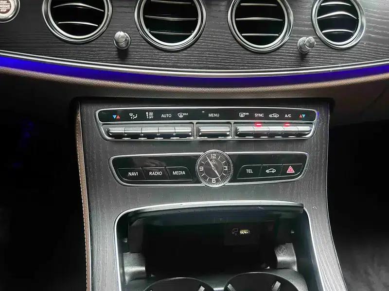 Mercedes-Benz E-Class 2020 E 300 L Fashion Edition — миниатюра 10