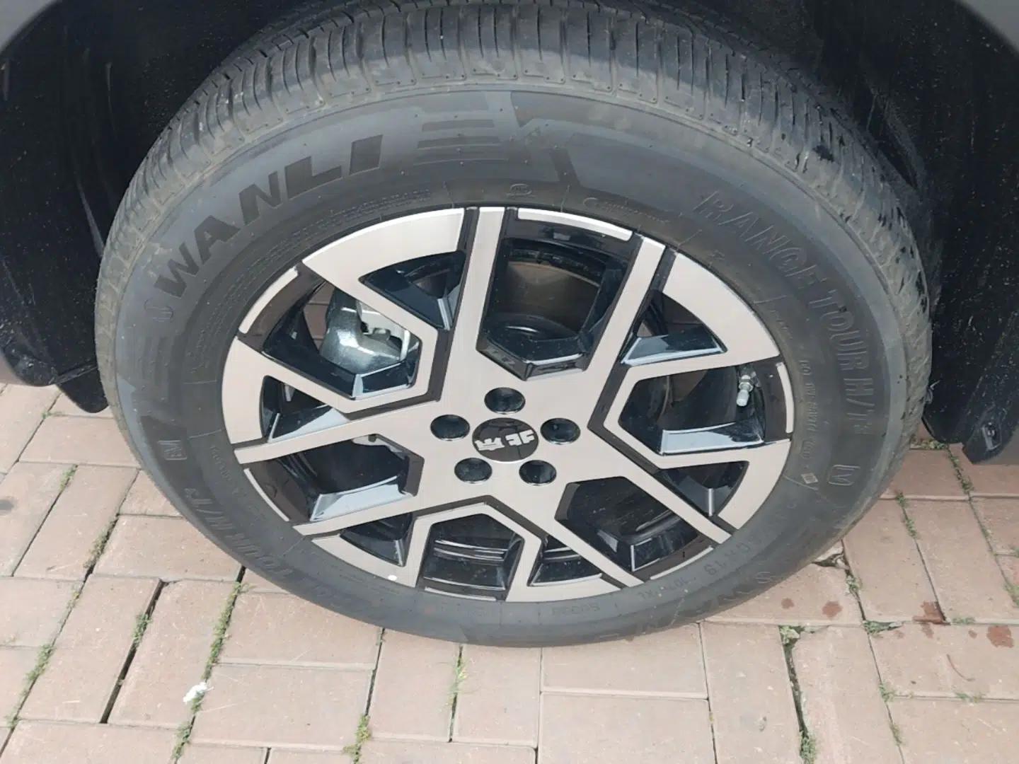 BAIC Off-Road BJ30 2026 Model Traveler 1.5T DCT Two-Wheel Drive Advanced Version — миниатюра 10