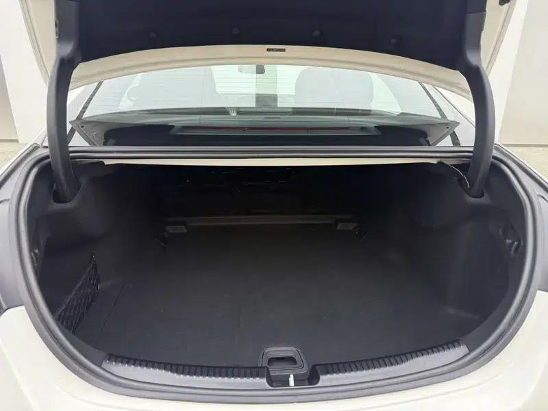 Mercedes-Benz C-Class 2023 Facelift C 200 L Sport Edition — миниатюра 12